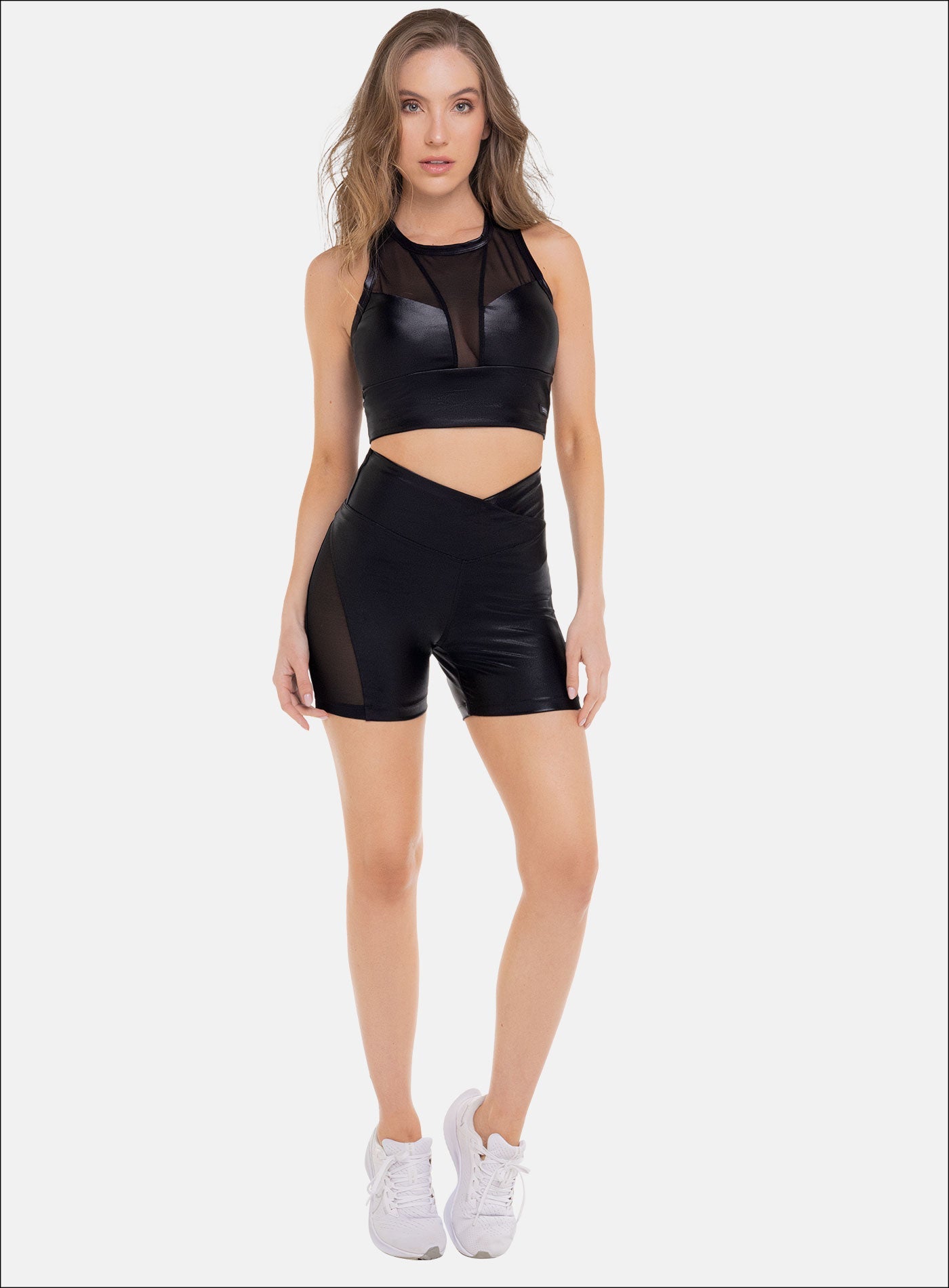 SHORT DEPORTIVO TELA APARIENCIA CUERO - PRECIO ESPECIAL